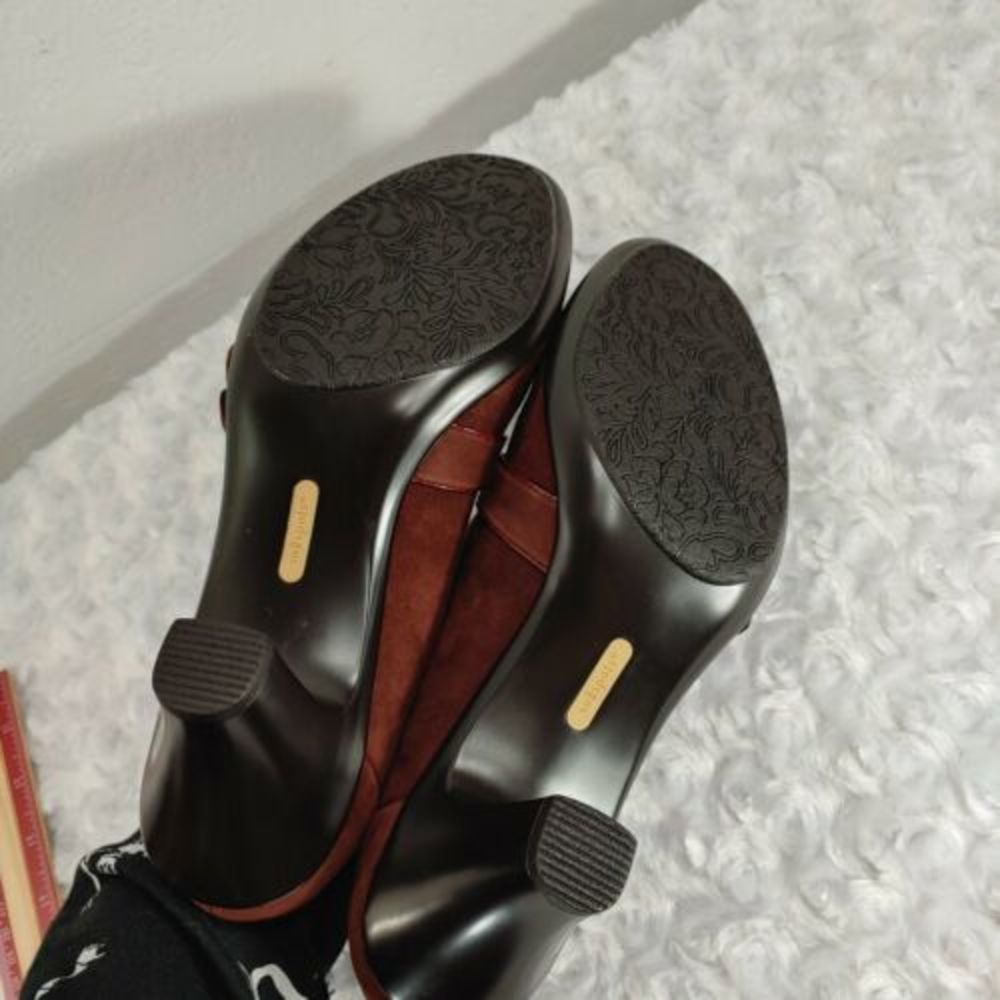 SOFTSPOTS  red Suede Mary Jane Pumps Posey 9.5 - Picture 7 of 7